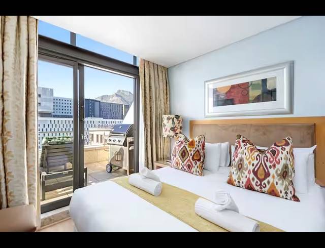 2 BEDROOM APARTMENT TO LET IN CAPE TOWN CITY CENTRE